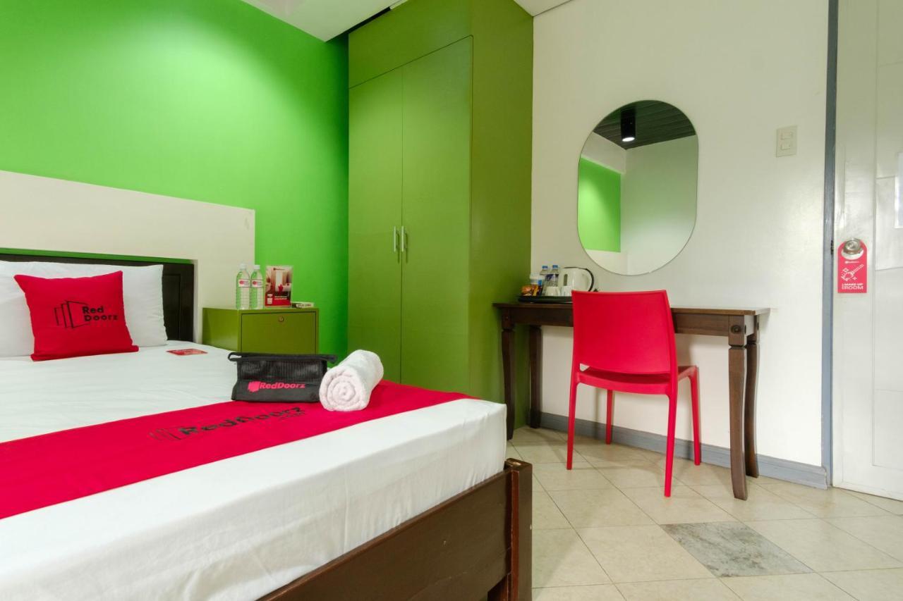 Reddoorz Near Waltermart Subic Hotel Екстериор снимка